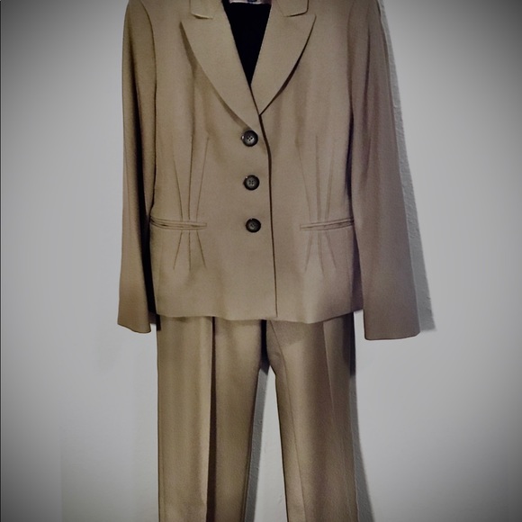 Camel colored, ladies suit. - Picture 1 of 2